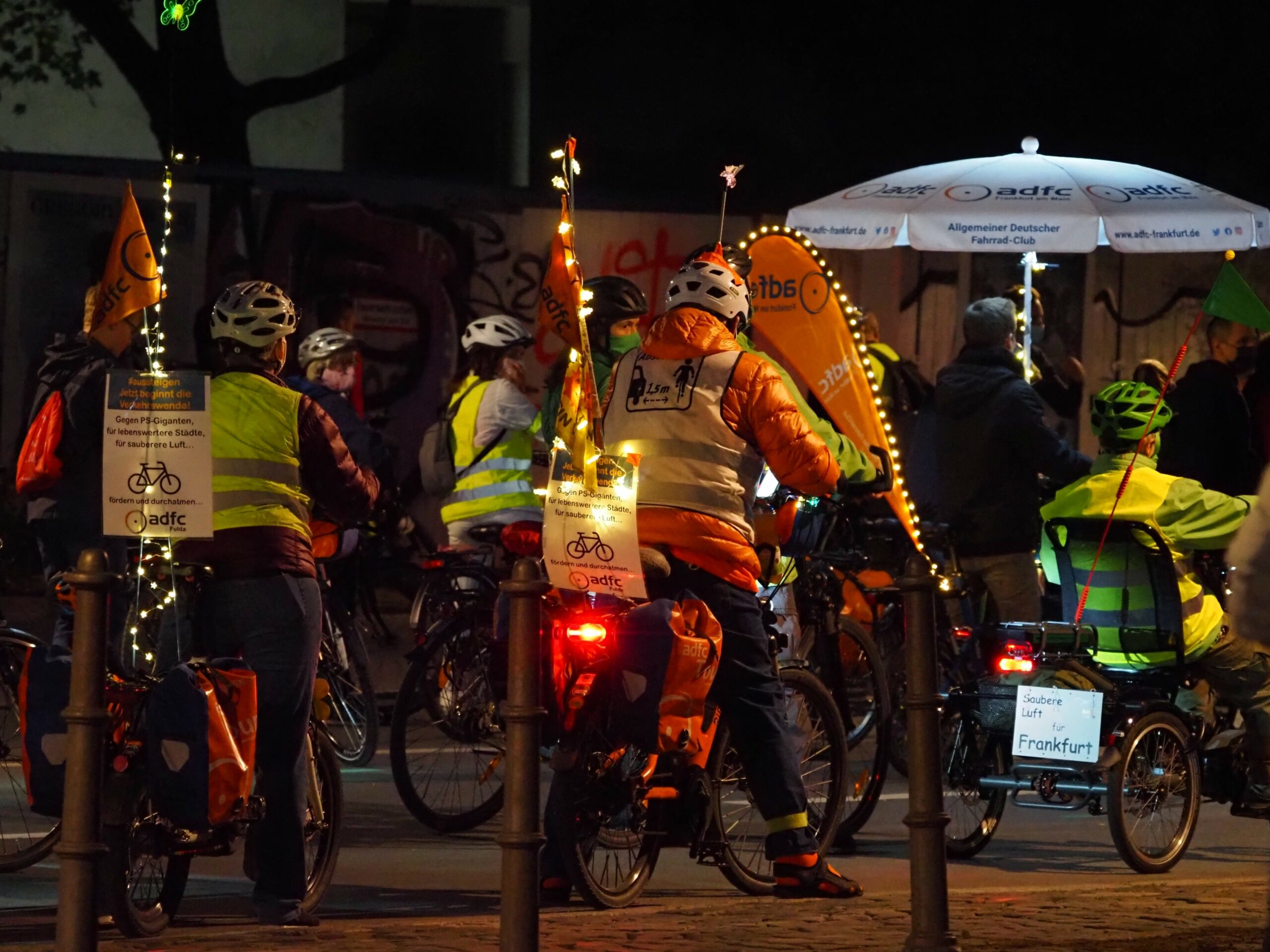 bike night in Frankfurt | %copy; Wolfgang Wrensch bike night in Frankfurt | %copy; Wolfgang Wrensch