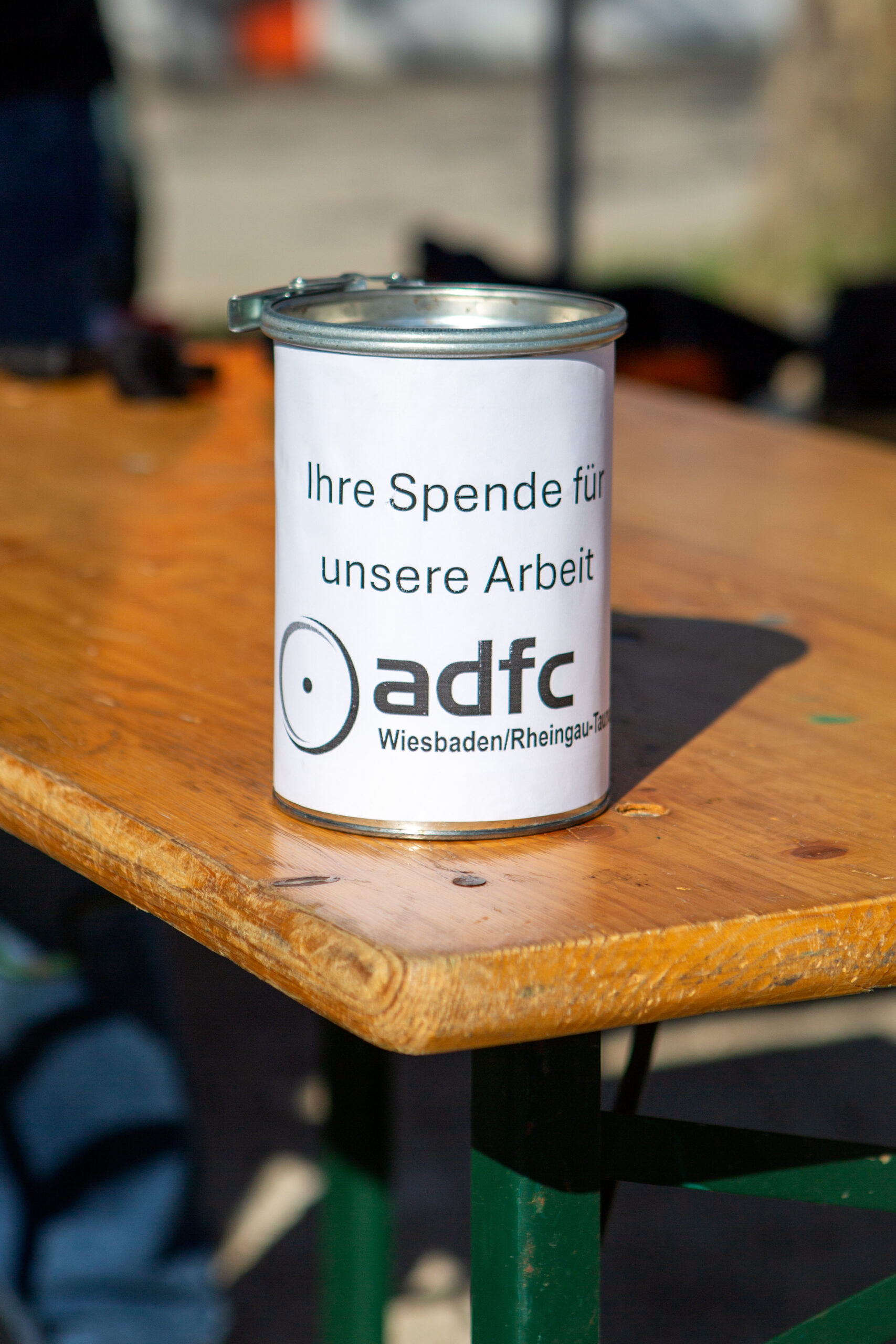 ADFC Spendendose auf einem Tisch