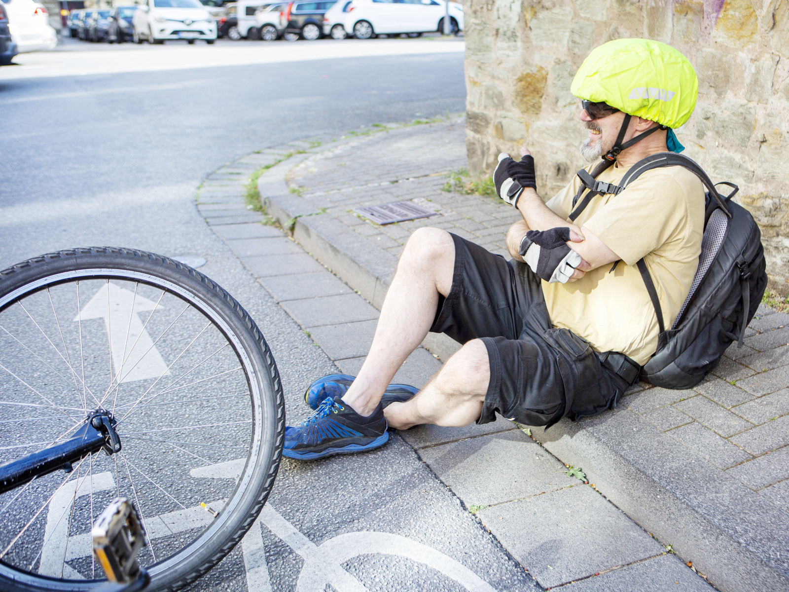 Radfahrer hat sich beim Sturz verletzt