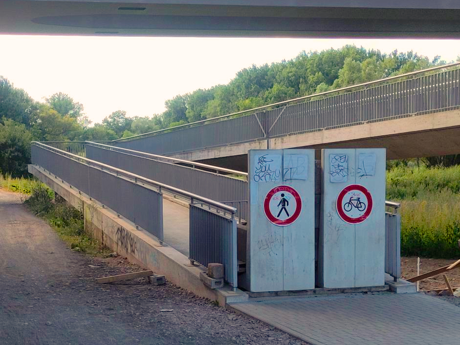 Die zwischenzeitlich ironisch "Mainzer Mauer" genannte martialische Beton-Absperrung ist nun Geschichte.