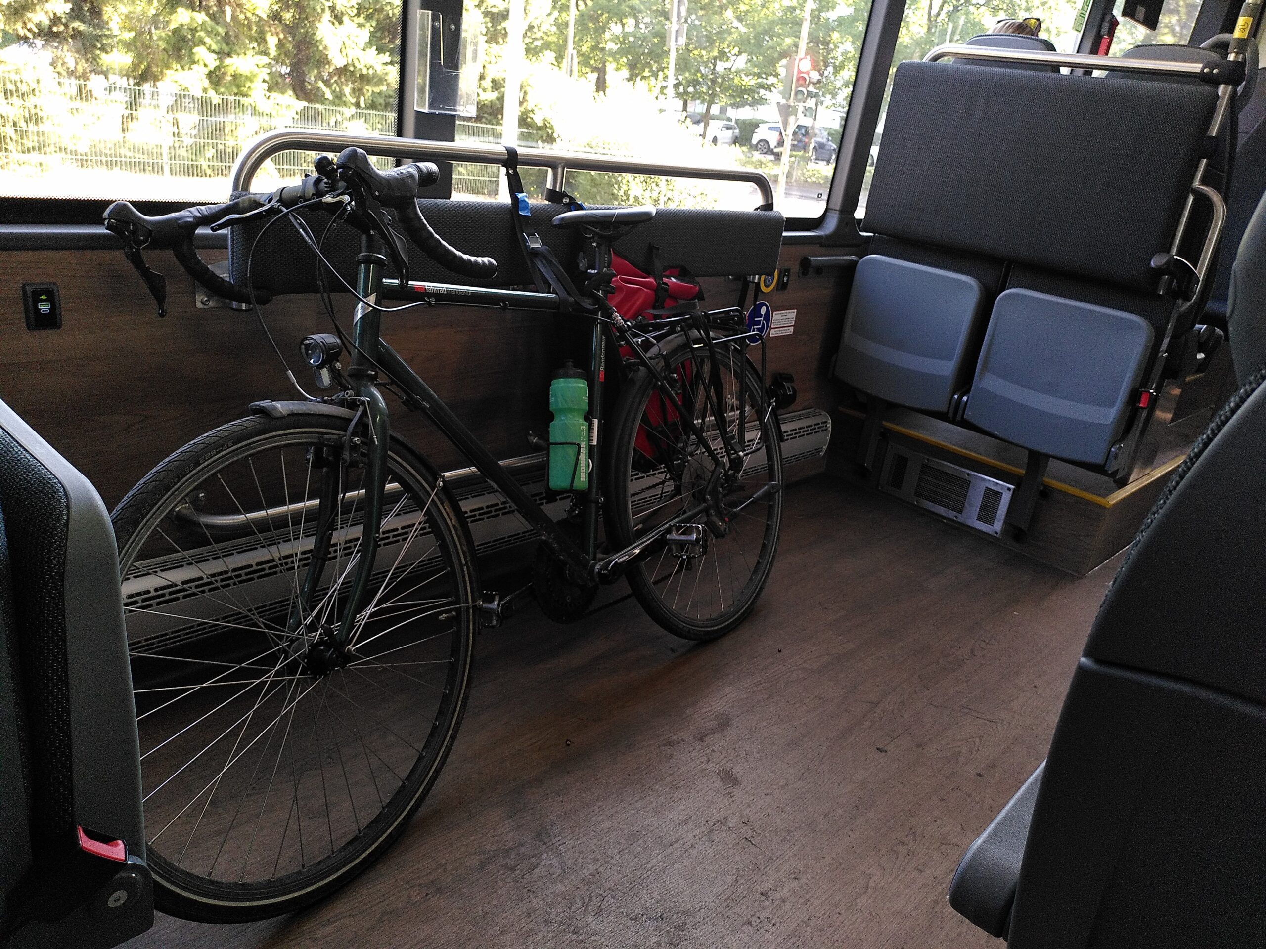 Fahrradmitnahme im SEV möglich | &copy; Elke Tegeler